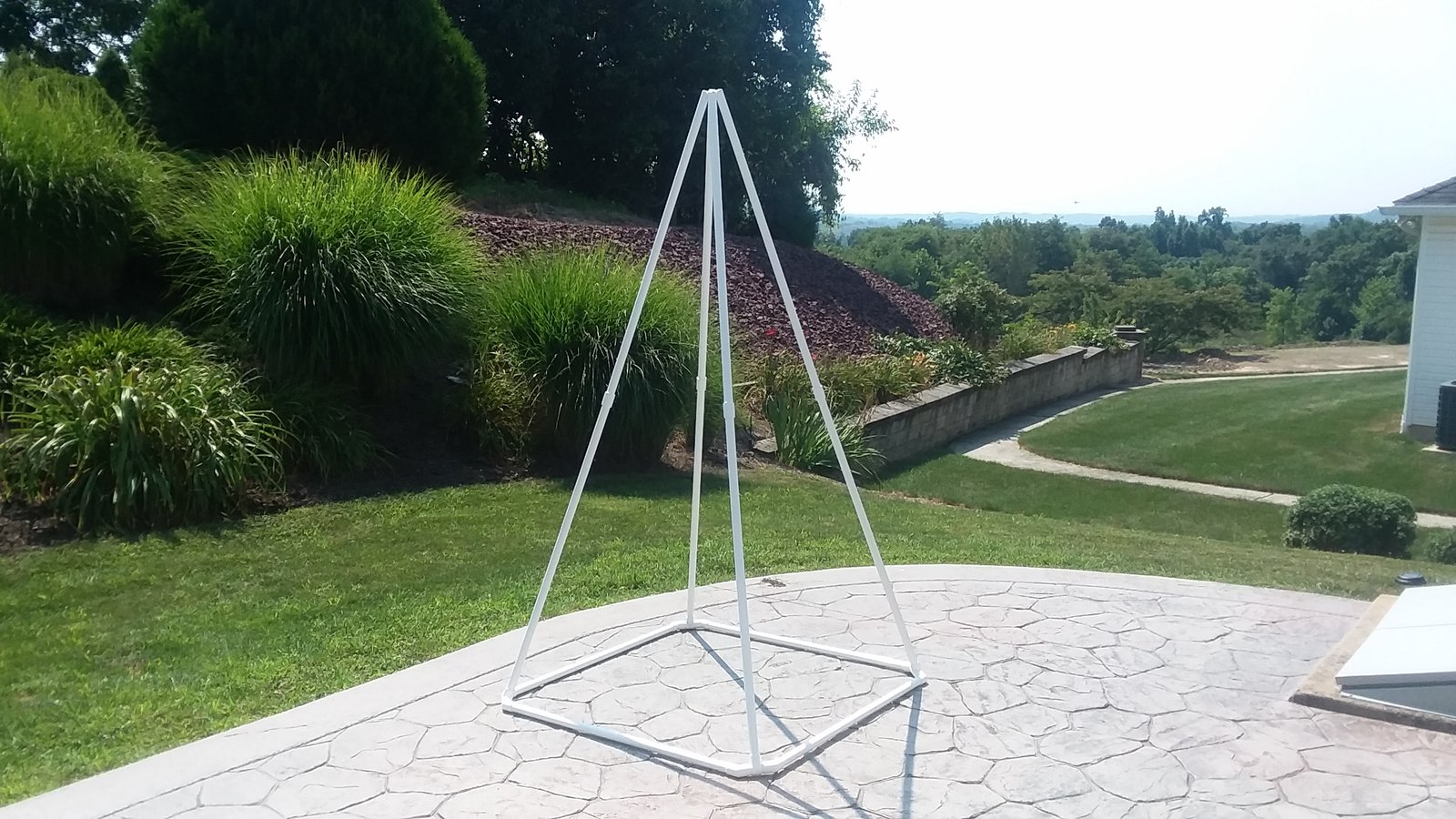 Medium – 6.5′ Stargate Pyramid – 198 cm